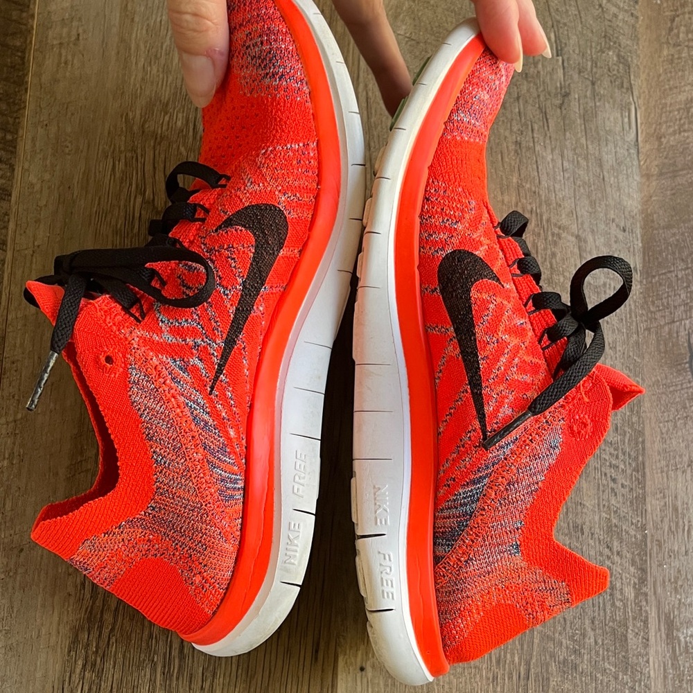 Nike Free 4.0 Flyknit Bright Red Running Shoes - Picture 7 of 8